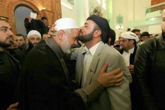 Yyme171's tweet photo. @saeedziad للمتأيرنين: 
هذا الشهيد البطل "نايف الجماعي" وَهَج الجمهورية وأحد أبرز الشخصيات اليمنية
كان ضمن أول من نسقوا وبادروا لفك الحصار عن غزة عام ٢٠١١ ضمن قافلة تضامنية شهيرة
 قبل سنوات استشهد "الجماعي" القيادي المقاوم والشاعر الأديب في "دمت" بمحافظة الضالع برصاص قناص حوثي لعين
#اليمن https://t.co/Y0Y5fKJ285