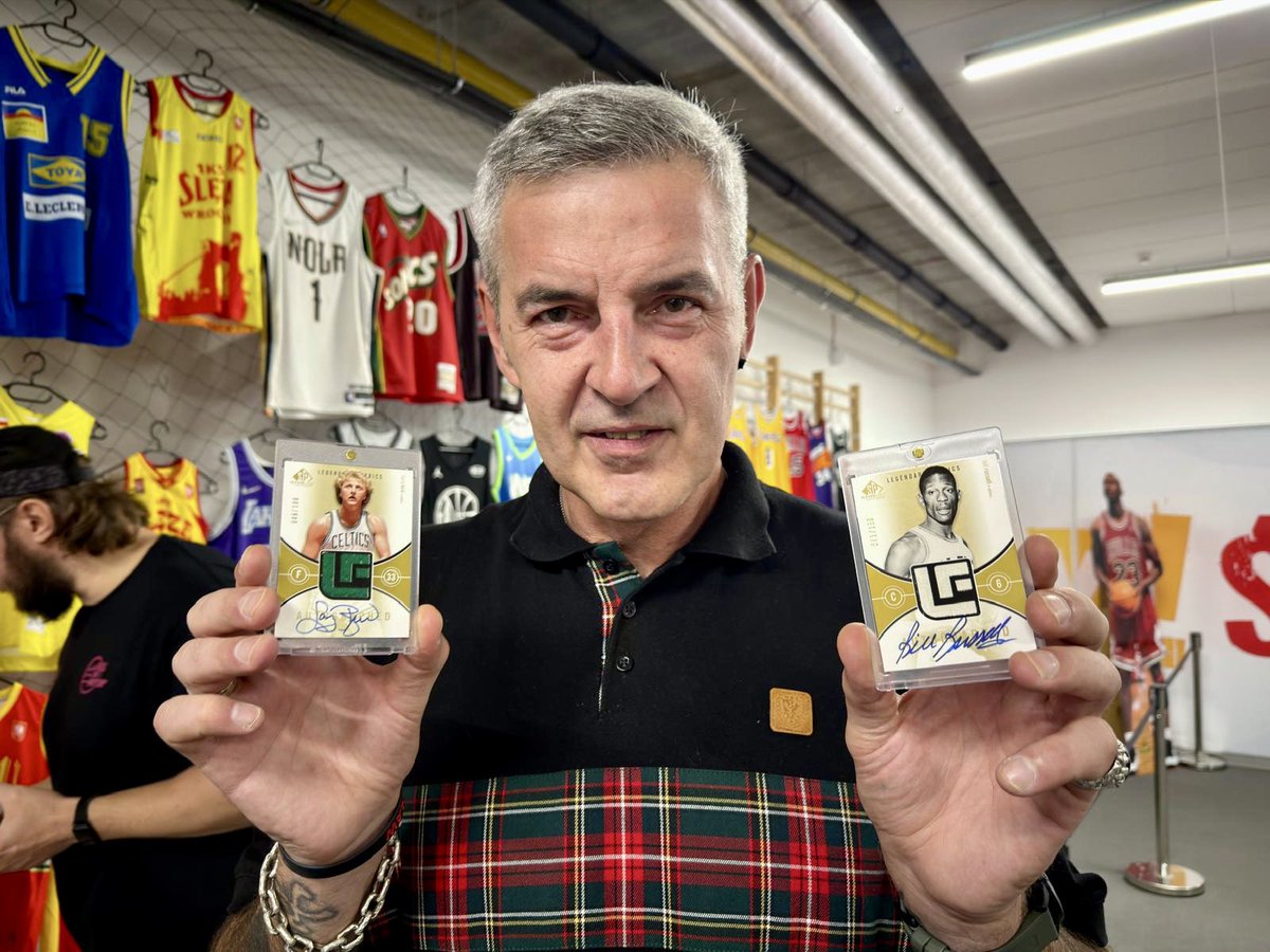 Zielony666's tweet photo. Epic Gems in Poland !!! #BleedGreen #BillRussell #LarryLegend #Celtics https://t.co/kp4aJaUAbi