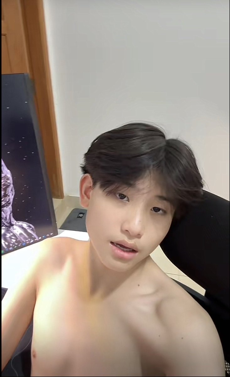 Fan_Xvideoy2's tweet photo. ក្តធំ 🍆💦🥵 សំខាននៅក្មេងទេ តែបាញ់ចេញទឹកច្រើន សាហាវ💦🍆ចង់បៀមអត់ friend ☺️ អ្នកណាចង់មើលVideos និងរូបសន្លឹកអាក្រាតកាយរបស់ chhayhok. មាន 5 - 6 videos 💦❤️
👉 Telegram: @Chayhok_X6 https://t.co/B3PMKzEgDR