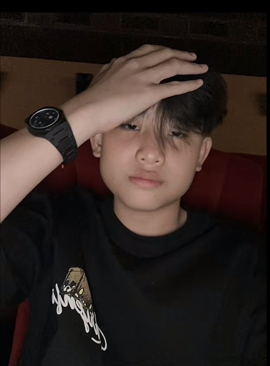 Fan_Xvideoy2's tweet photo. ក្តធំ 🍆💦🥵 សំខាននៅក្មេងទេ តែបាញ់ចេញទឹកច្រើន សាហាវ💦🍆ចង់បៀមអត់ friend ☺️ អ្នកណាចង់មើលVideos និងរូបសន្លឹកអាក្រាតកាយរបស់ chhayhok. មាន 5 - 6 videos 💦❤️
👉 Telegram: @Chayhok_X6 https://t.co/B3PMKzEgDR