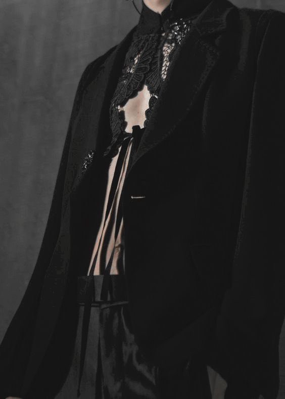 gothicornate_'s tweet photo. dark tailoring with a touch of gothic romance https://t.co/rLm72Zu95q