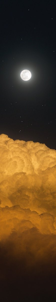 elyradream's tweet photo. moon https://t.co/LMsL4pYWKv