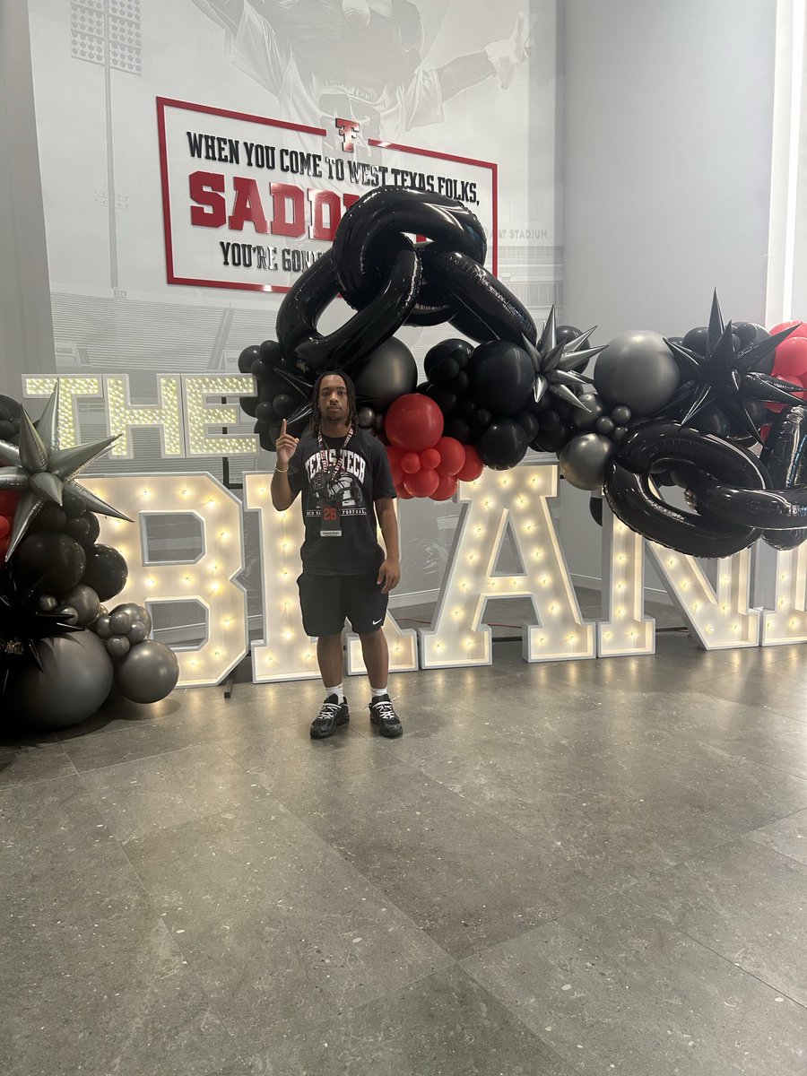 CamB_7's tweet photo. Great memories. Big dreams. One journey.
Thank you, Texas Tech, for an amazing Game Day experience! 🔴⚫️
@coachfreddiej @Coach_nbc @rybeard_20 @MRHS_MavsFTB @MRHS_SPORTS 
#TexasTech #WreckEm #GameDay #CollegeFootball #Recruiting #Family  #FootballJourney https://t.co/58zUj3GSDS