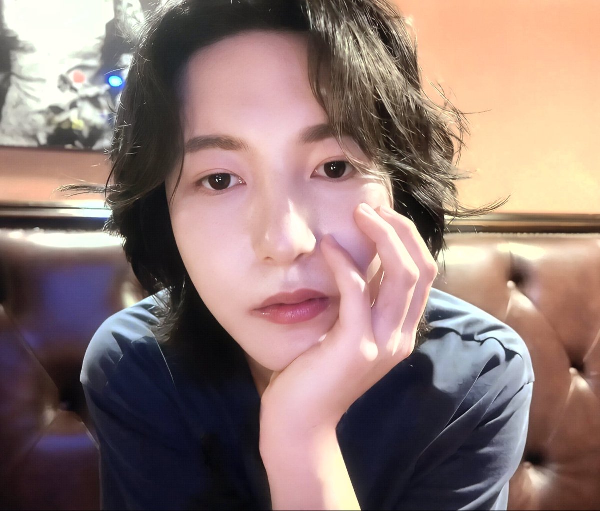 2blue_yellow3's tweet photo. you sadar kan kalo lagi pose gini you cantik sangat?? https://t.co/E2M1R2ygK6