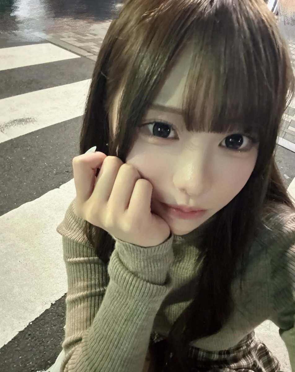 bibouroku_ch's tweet photo. 儚げ美女のこの写真の質感好きすぎる https://t.co/FbKYkd8FK7