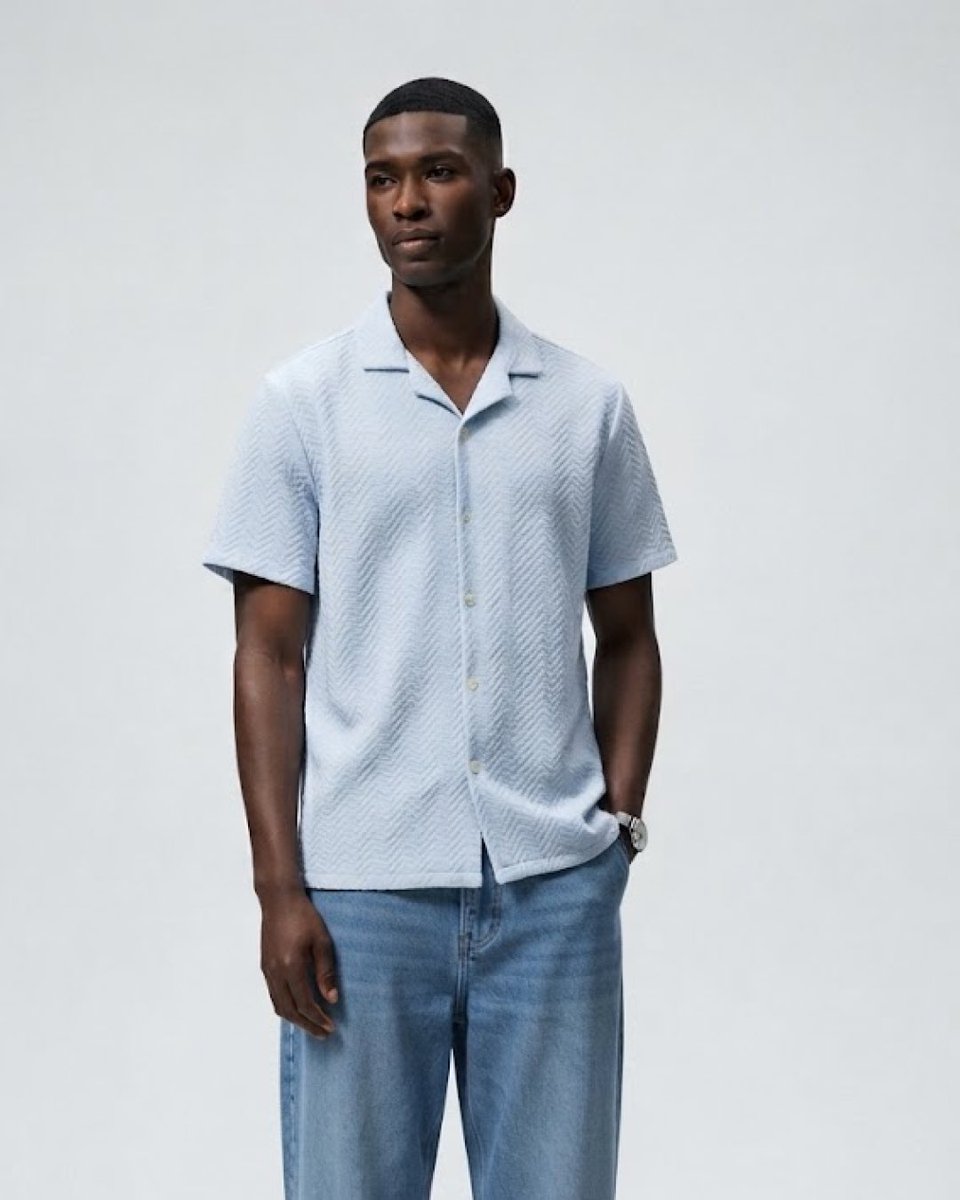 theoutlet_ng's tweet photo. Denim &amp; Flower shirt in Blue, Grey and White.
Size: M / L
Price: N32,200

Perfect for weekend or relaxed gatherings. Shop directly on https://t.co/0p8uNSQwrD  or send a WhatsApp message on 08032562096

#theoutletng #mensshirts https://t.co/akLco35r0N