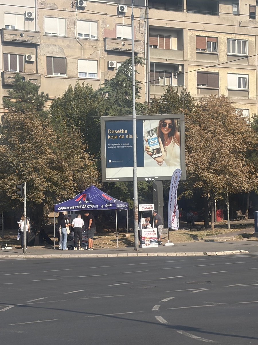 21m16a's tweet photo. @cidarmar evo ih i cvijicevoj,pola sata im niko nije ni trubeo ni prisao https://t.co/5TWZNG51um