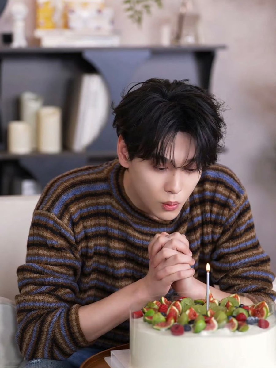 FluffyyBerryx's tweet photo. Happy Birthday Tian Xuning 🎊

TIAN XUNING 29TH BIRTHDAY

#HappyXuningDay
#TianXuning #田栩宁 https://t.co/97EVoGEBEj