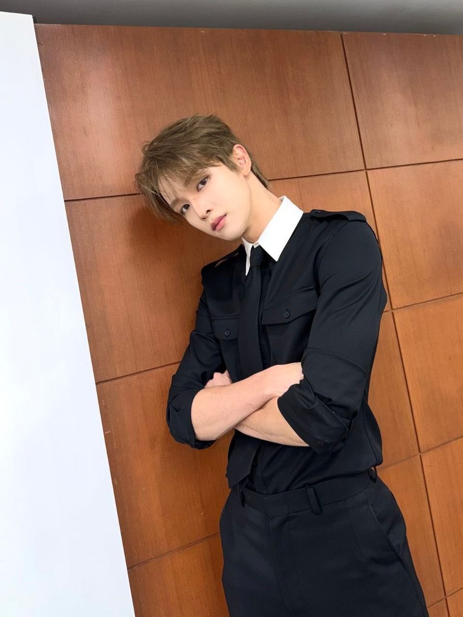 aozcsz's tweet photo. 예뻐죽겠다 https://t.co/RU9yw7ot4Q