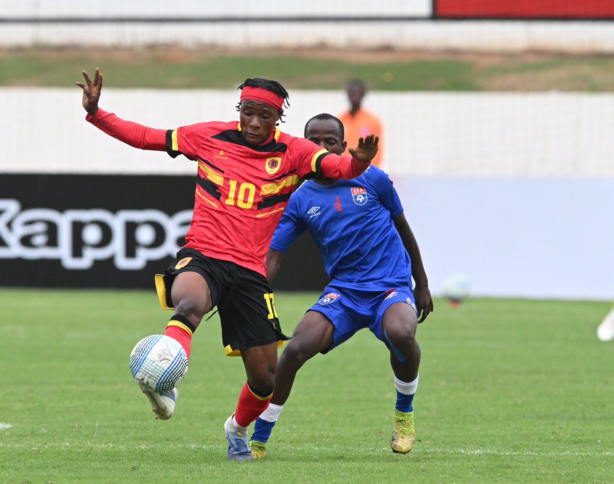COSAFAMEDIA's tweet photo. HALF-TIME
ANGOLA 🇦🇴 3️⃣ 🆚 0️⃣ 🇸🇿 ESWATINI
⚽️ #17 Domingos Muxito
⚽️ #20 António Kulica
⚽️ #9 Jairo Muanha
Angola head into the break with a three goal advantage.
#COSAFAU20 #COSAFA #ANGOEsw #Maputo2026 #Football https://t.co/sZ9QXWQEq2