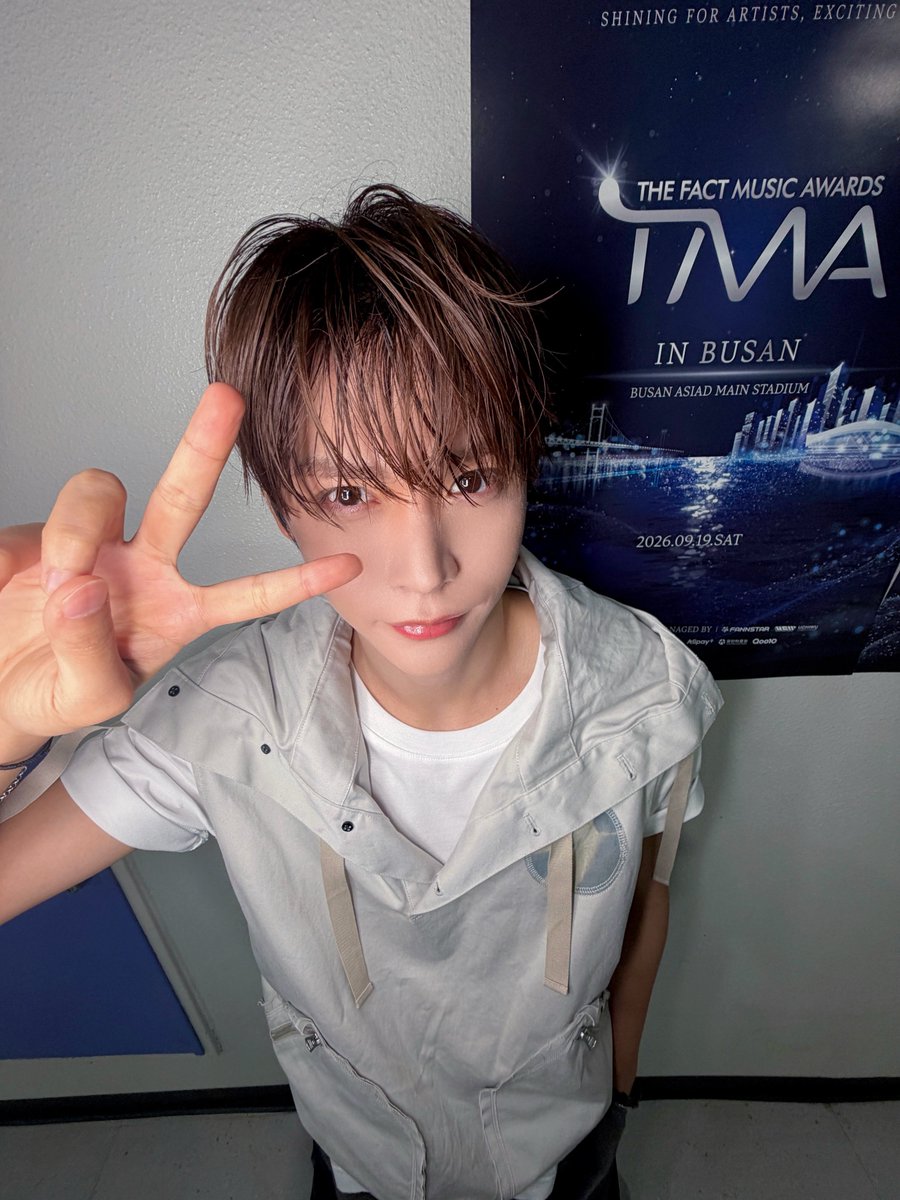 EUNSEOK_TH's tweet photo. [📸] 260919 | riize_official instagram post update

"We did it 🏆🏆"

💭 ขอแสดงความยินดีกับรางวัล 'Muse of the Year (Daesang)' และ 'Artist of the Year (Bonsang)' นะคะ 🎉 อึนซอกและน้องข้าวเก่งมาก ๆ เลย ทุกคนอย่าลืมเข้าไปกดใจและคอมเมนต์แสดงความยินดีกับเด็ก ๆ นะคะ 🥺🧡

🖇 https://t.co/XR91Mm2TV7

#EUNSEOK #은석 #อึนซอก #RIIZE #라이즈