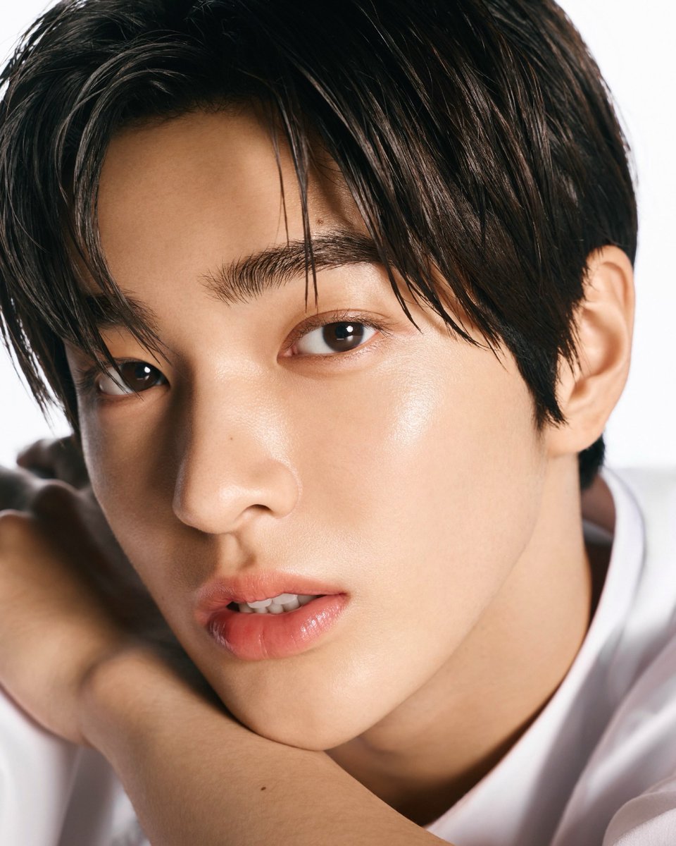 nxnuxo's tweet photo. SURE Magazine 인스타 #건호 https://t.co/oPNuy8RKQq