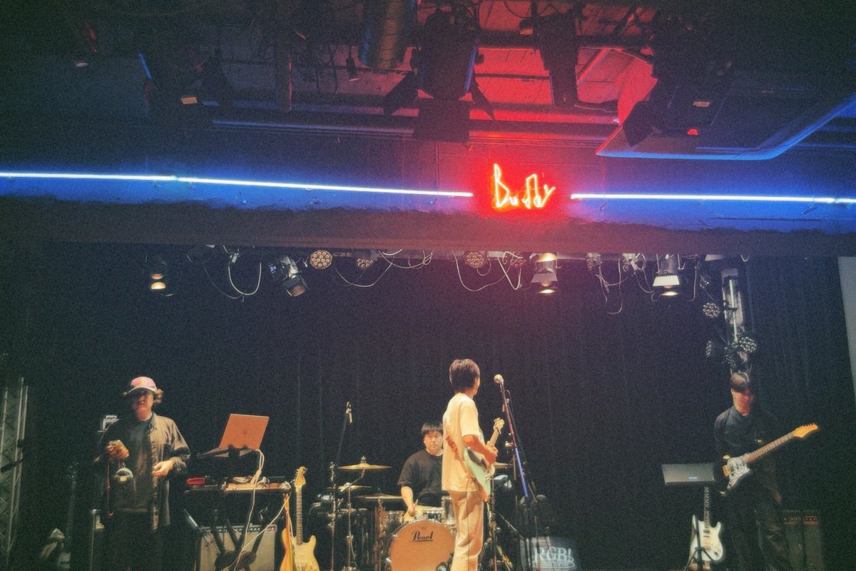 cookiesuw_'s tweet photo. RGB!ありがとうございました！！
いつものライブとは違う雰囲気で
1部も2部も最高に楽しかったよーーー🔥

誘ってくれた巧麻くんありがとう！カズマくんも久しぶりに対バンできて嬉しかったです！

またこの時間を一緒に作れるよう
俺も頑張っていきます🎸🎸

-setlist-
1.フィナーレ
https://t.co/vZWNiDUJGQ Step(コラボ)
3.来々
4.夏の夜空

全部配信してるから聴いてみてね！