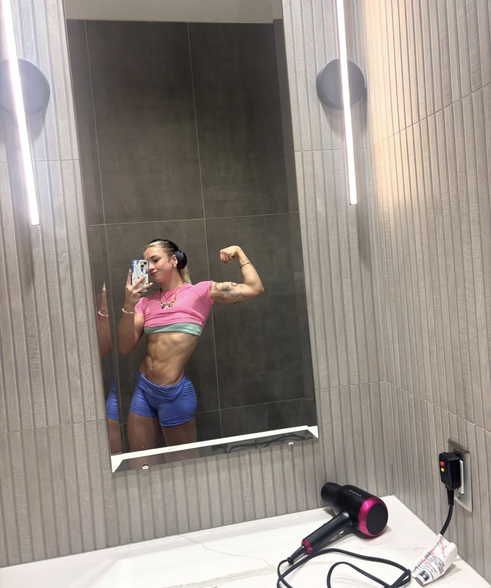 sub4faith's tweet photo. In case you were wondering what a woman who beats men looks like. https://t.co/9nxMYR4EsF