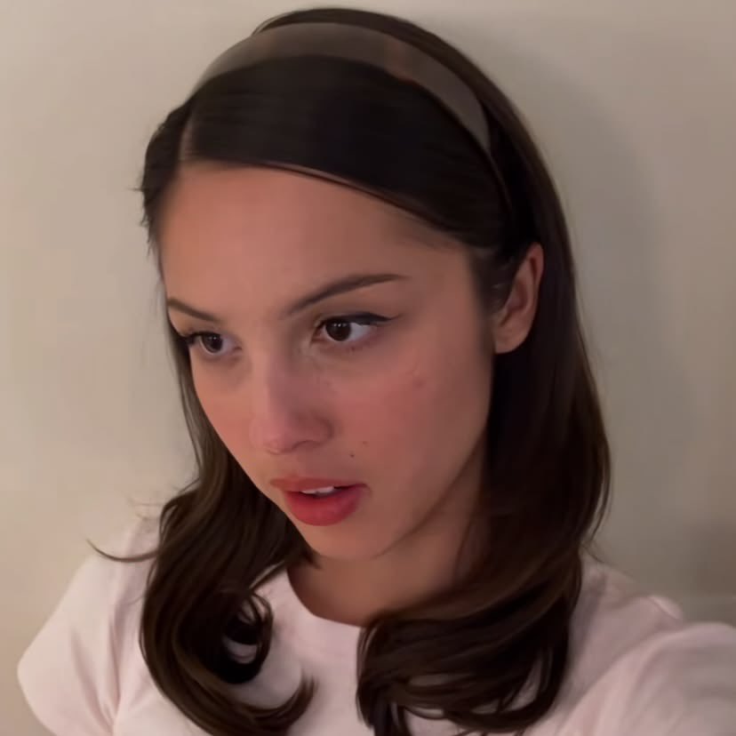 ivaispurple's tweet photo. whatever you say, pretty girl! https://t.co/OyhxeQw7TZ