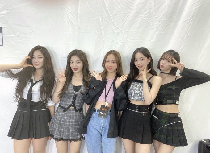 ayreneu's tweet photo. วงในแค่ไหน : https://t.co/uWMne86FY2