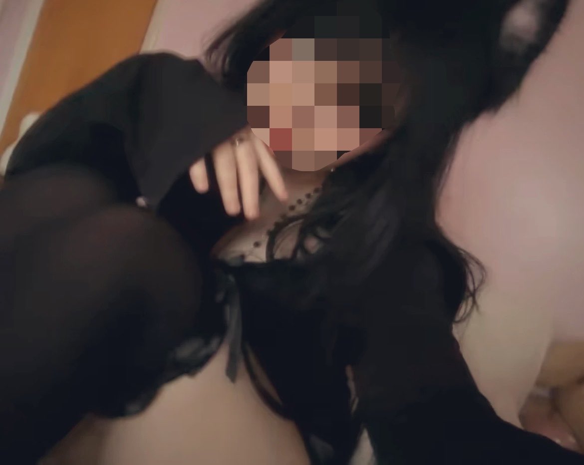 d0lllyn's tweet photo. cute enough thigh socks (•́ ᴖ •̀)? https://t.co/U5tl1dPDlY