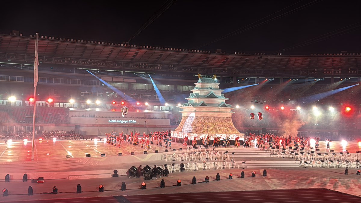 domatsuri's tweet photo. 今夜行われた、アジア競技大会開会式🏟️に行ってきました！

スタジアムに現れた大きな名古屋城🏯を囲んだパフォーマンスに、夜宵や、kaguraの皆さんなどの衣装が採用されていたとか！？👀✨ https://t.co/aBJ8HSPTFM