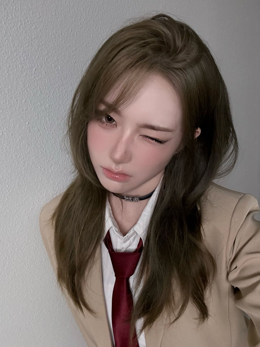 melxnx__'s tweet photo. Oh my Xinyu....

I don't feel well 

#Xinyu #신위
#tripleS #트리플에스 #トリプルS https://t.co/Je2945jIRZ