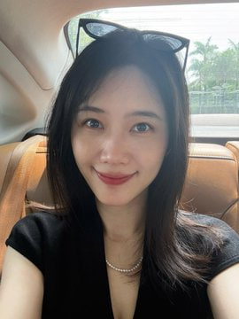 Ries199645's tweet photo. 毛遂自荐一下，我90后体制内老师，脾气好，性格开朗，情绪稳定，小众爱好，趁年轻及时行乐 思想放得开，欢迎来聊天... https://t.co/TsapagLTXz