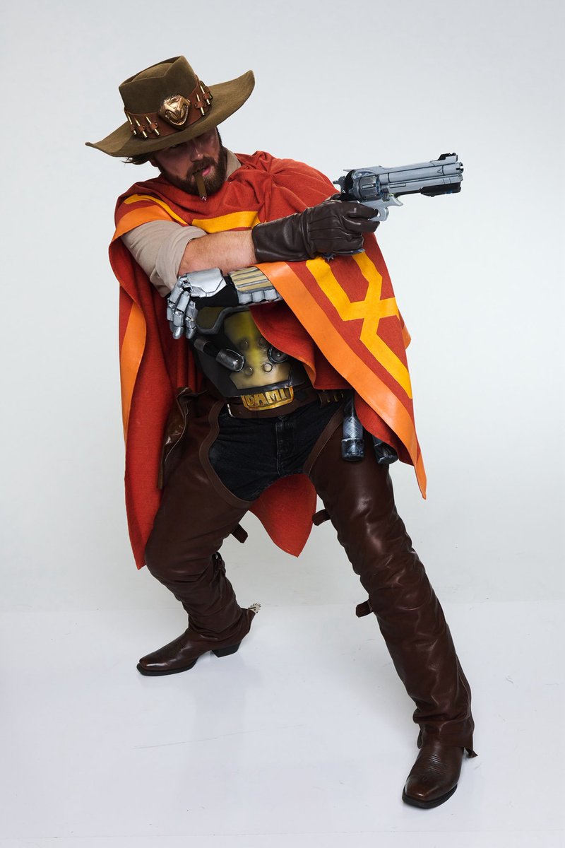 Vipey_'s tweet photo. The official cosplay exhibition photoshoot photos have been dropped🤠🌵 ! This makes me miss BlizzCon so much but so happy that it happened. This year was so special to me! Thank you for these memories and photos! It’s high noon somewhere in the world. https://t.co/m5rcdKRdKA