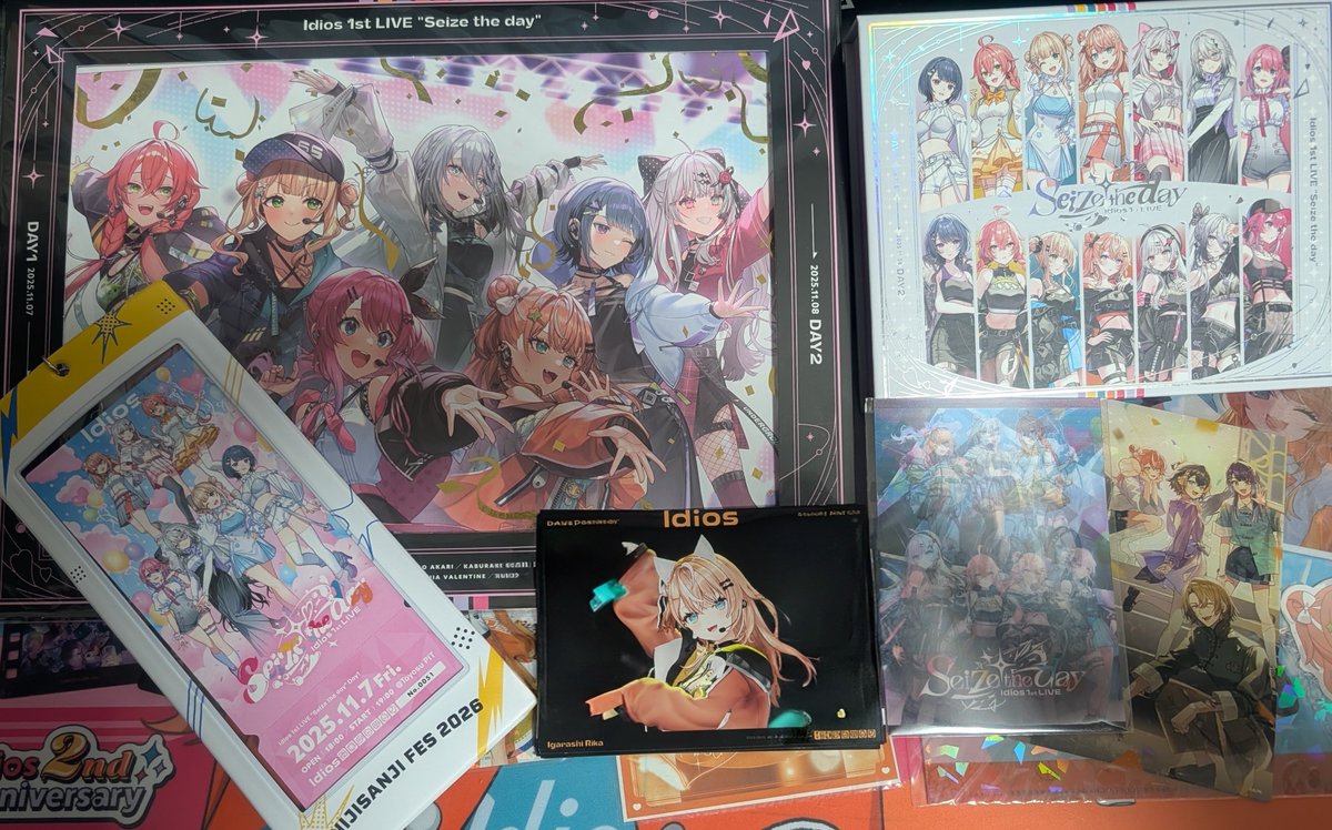 WhateverWi11Be's tweet photo. ついに伝説のLIVE円盤が届いた！
これ観ながら12月のLIVE楽しみに待ってるからね！
りかしぃ練習頑張って！
#りかしぃキャッチして
#Idios_1stLIVE https://t.co/Nrzg6nIn4F