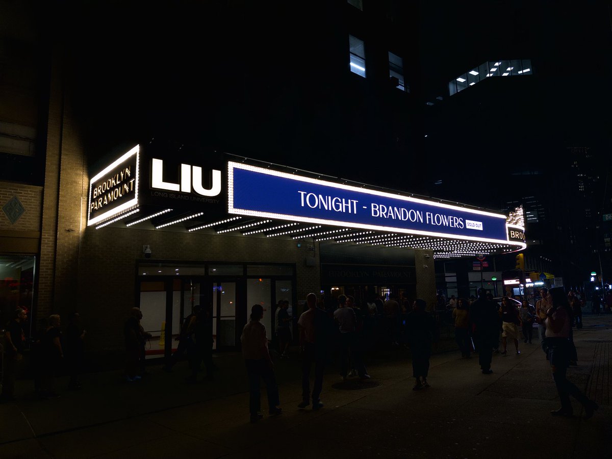 nielsj_'s tweet photo. Brandon Flowers at Brooklyn Paramount. Highlights:

- "Plans" (great lead single)
- "Still Want You" (his best!)
- "Magdalena" (another great one from the back catalog)
- "People Who Died" (crazy-good cover!)

Also loved his inter-song storytelling. An underrated songwriter, IMO! https://t.co/b7f2YZIzuR