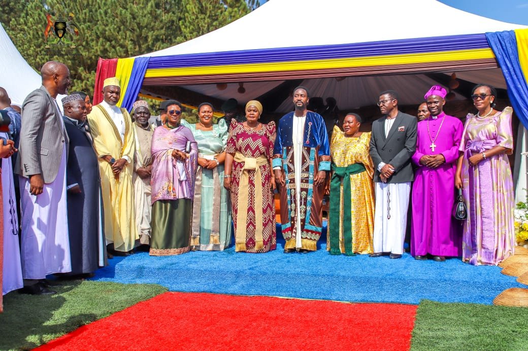 R_Nabbanja's tweet photo. Today, I represented H.E. President @KagutaMuseveni at the 12th coronation anniversary of the Kyabazinga of Busoga His Majesty William Wilberforce Gabula Nadiope IV in Mayuge District.

The President congratulated the Kyabazinga and the people of Busoga on the coronation anniversary. He thanked the Kyabazinga for championing peace, unity and development across Busoga sub-region.

The President also commended the cultural institution for maintaining a cordial relationship with the Government. He said the Government remains committed to working with the institution to promote development in Busoga. @KingNadiopeIV @Busoga_Kingdom