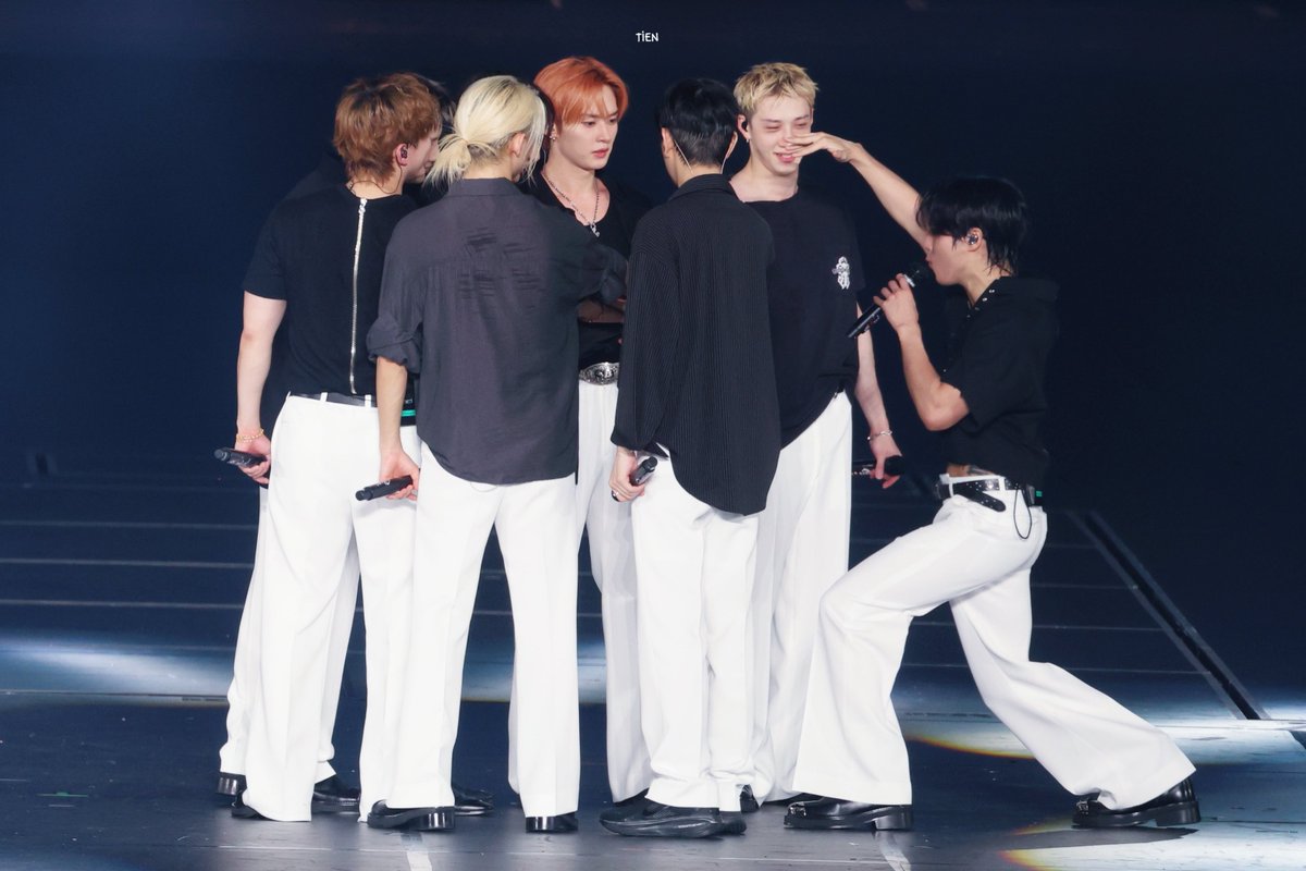TT_3racha's tweet photo. 260919 RUN IT OSAKA Day 1

#StrayKids #스트레이키즈 https://t.co/fGygEBVFZ8