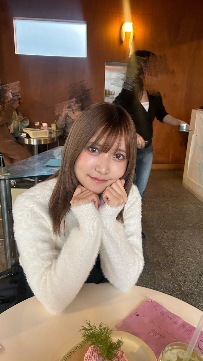 体力バケモンなので骨切りDT3日目で映えカフェとか行ってた私 #ダウンタイム
DT0日目▶️DT3日目▶️今▶️before https://t.co/g8Z0dgWRKw