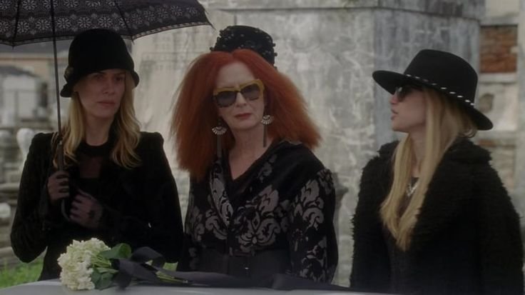 rhaenicentyuri's tweet photo. when ur circle small but all of you got terrorized by fiona goode https://t.co/c61809ixql