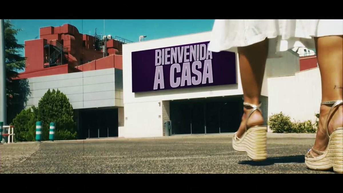 fiestatelecinco's tweet photo. ‼️Una excolaboradora de la cadena VUELVE a Telecinco 😍 ¿Alguna idea de quién puede ser? 👀 

🎉 Arranca #Fiesta19S en @telecincoes 👉🏻https://t.co/vcIIwTcefB https://t.co/mnCqWEOepU