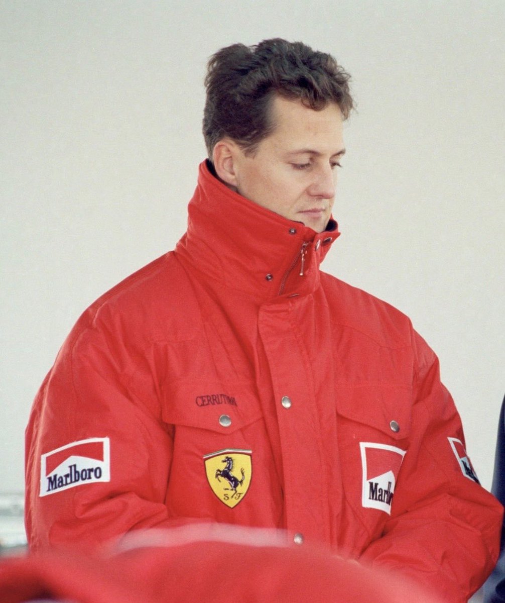 ilyschumi's tweet photo. he looks so cute and cozy in this coat 😭😭 https://t.co/yNx4a8lJvr