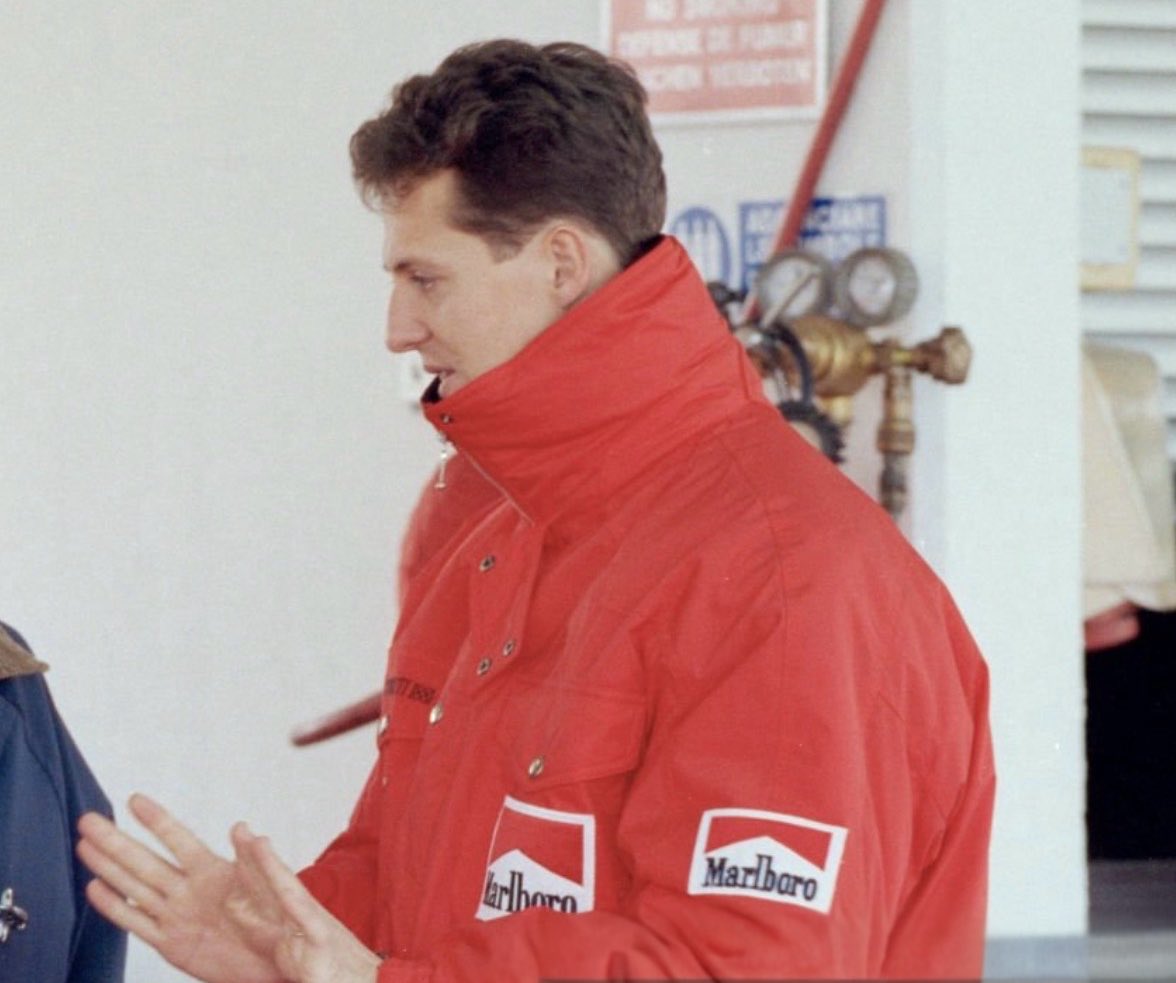 ilyschumi's tweet photo. he looks so cute and cozy in this coat 😭😭 https://t.co/yNx4a8lJvr