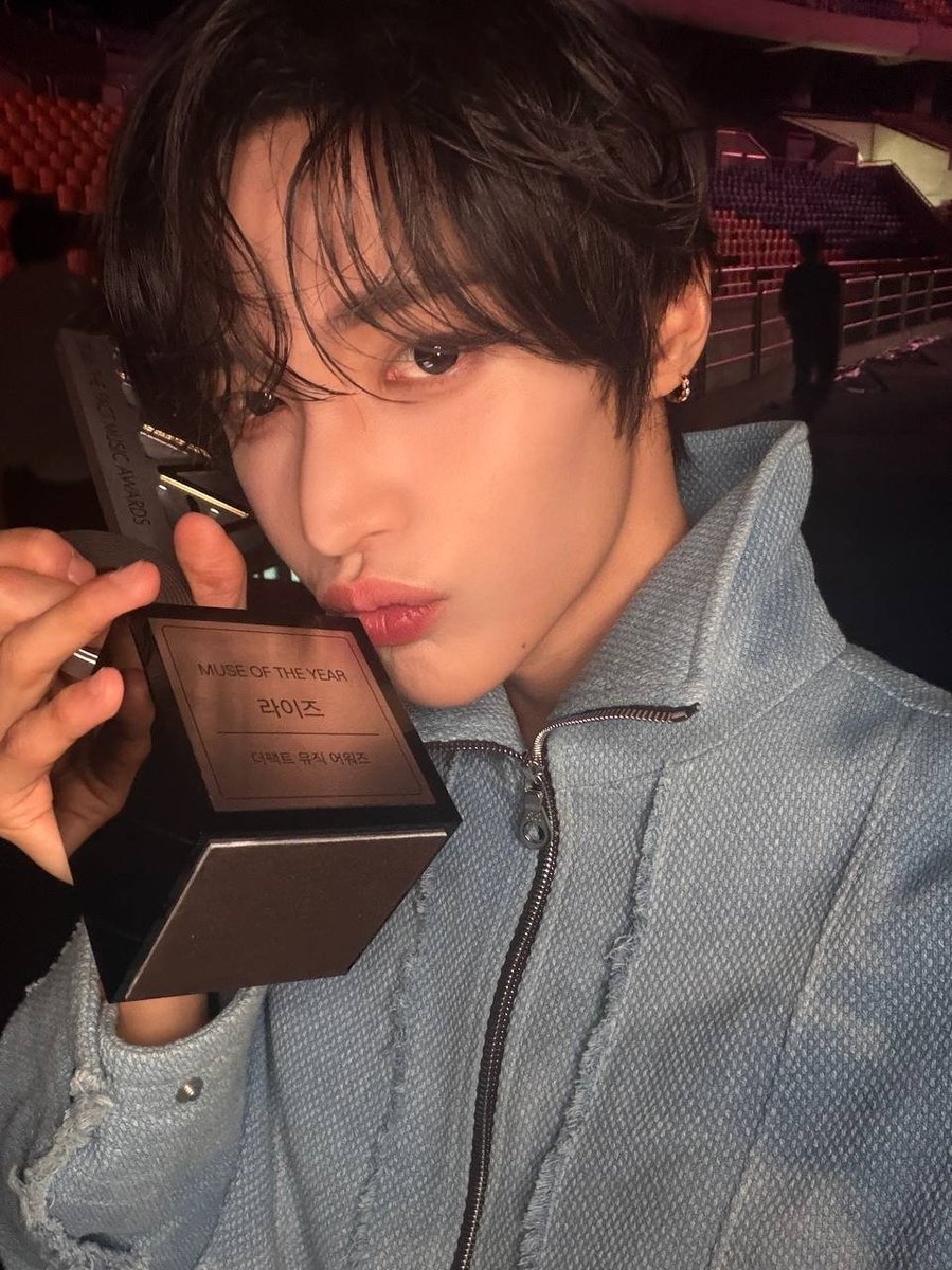echoxxoo's tweet photo. 동그래질때까지쓰다듬을게 https://t.co/nKbzCO97Qk