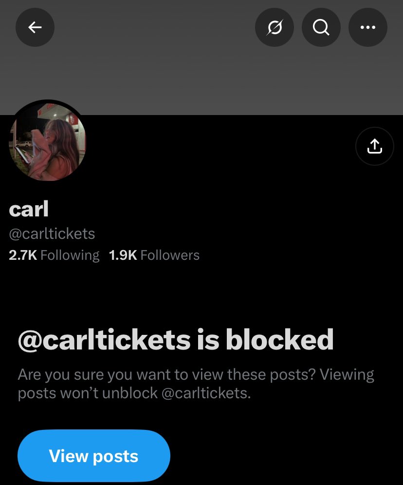 anneki09's tweet photo. 🚨 SCAMMER ALERT ‼️ (dunkin fm)
May nag-message sa akin na Engene asking about this girl @/carltickets selling tickets. Same seller offered me tickets earlier. Nung tinanong ko kung pwedeng fully paid na lang sa mismong meet-up, pilit na kailangan daw muna ng 2k security deposit+ https://t.co/BwyrqBhf9M