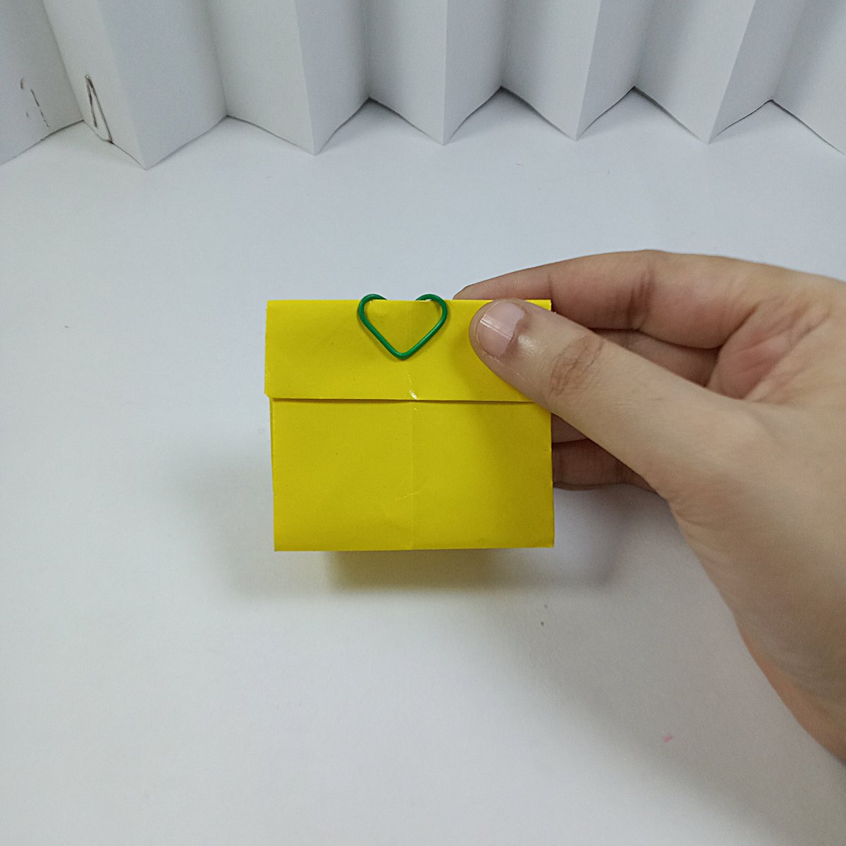 scrapcarved's tweet photo. I Made a Tiny Pouch Bag from Paper 💕 https://t.co/YowC0pHqBE