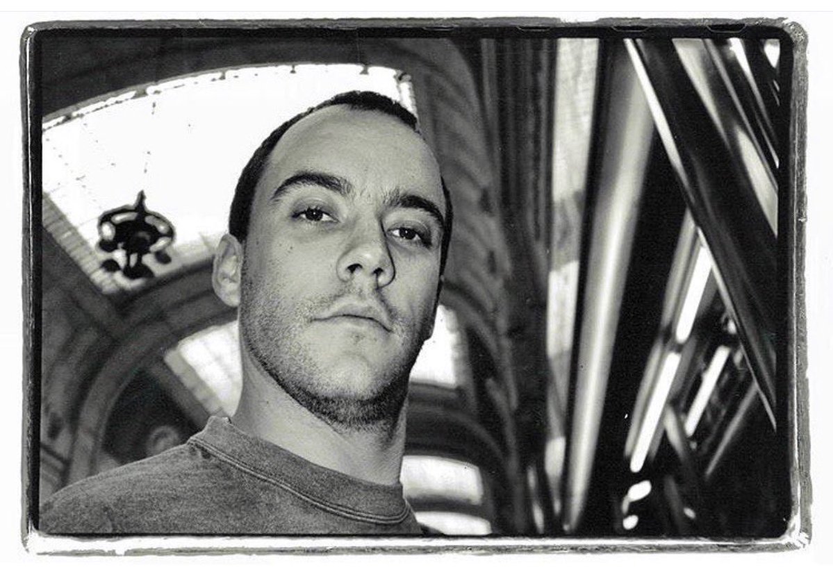 DMBGorgeCrew's tweet photo. Young Dave in Milan

📷: Sam Erickson - 1996

#davematthews #dmb #davematthewsband #dmbgc https://t.co/cCmGwQXc6o