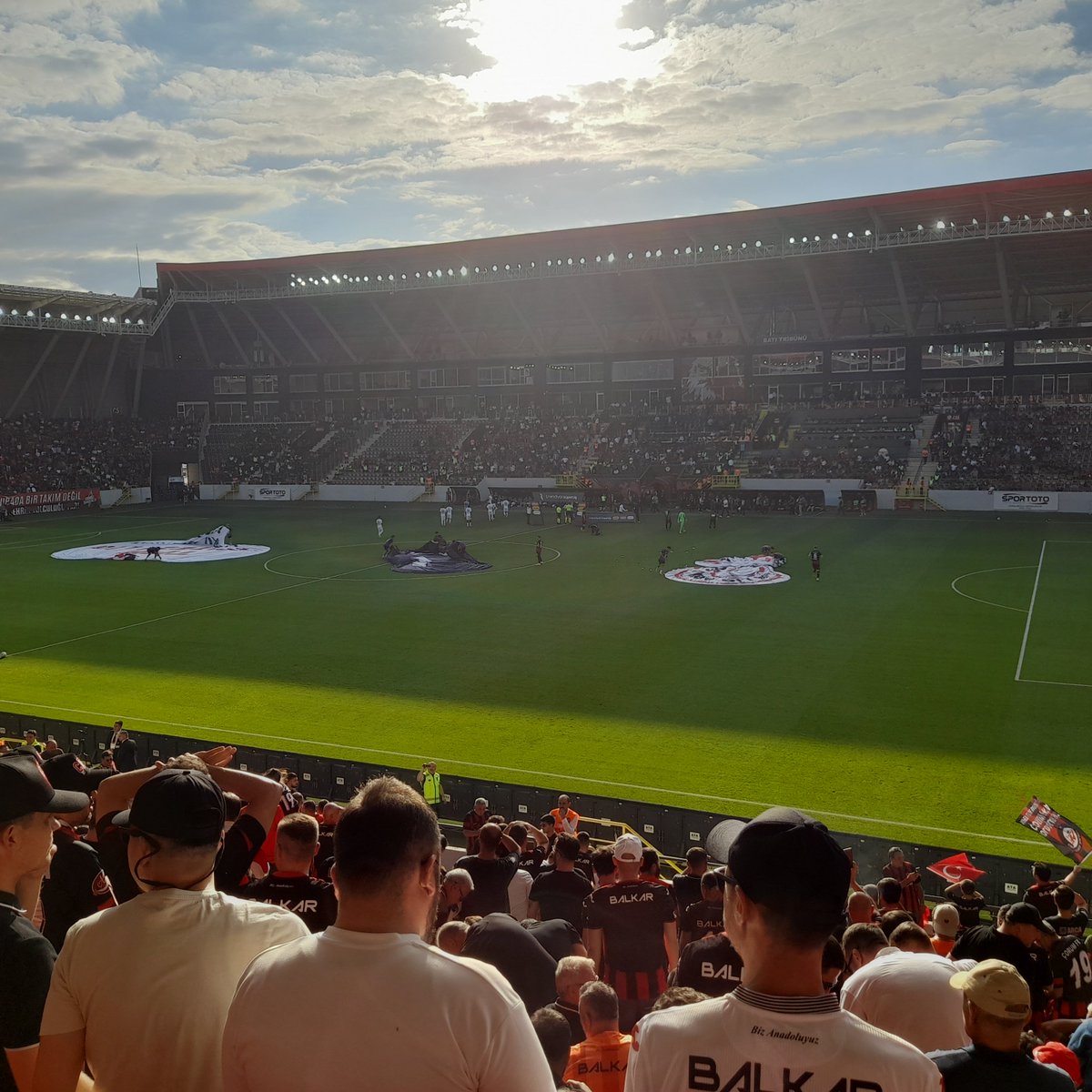 faserul's tweet photo. Maç var dediler geldik. https://t.co/pYMk9yF4nZ