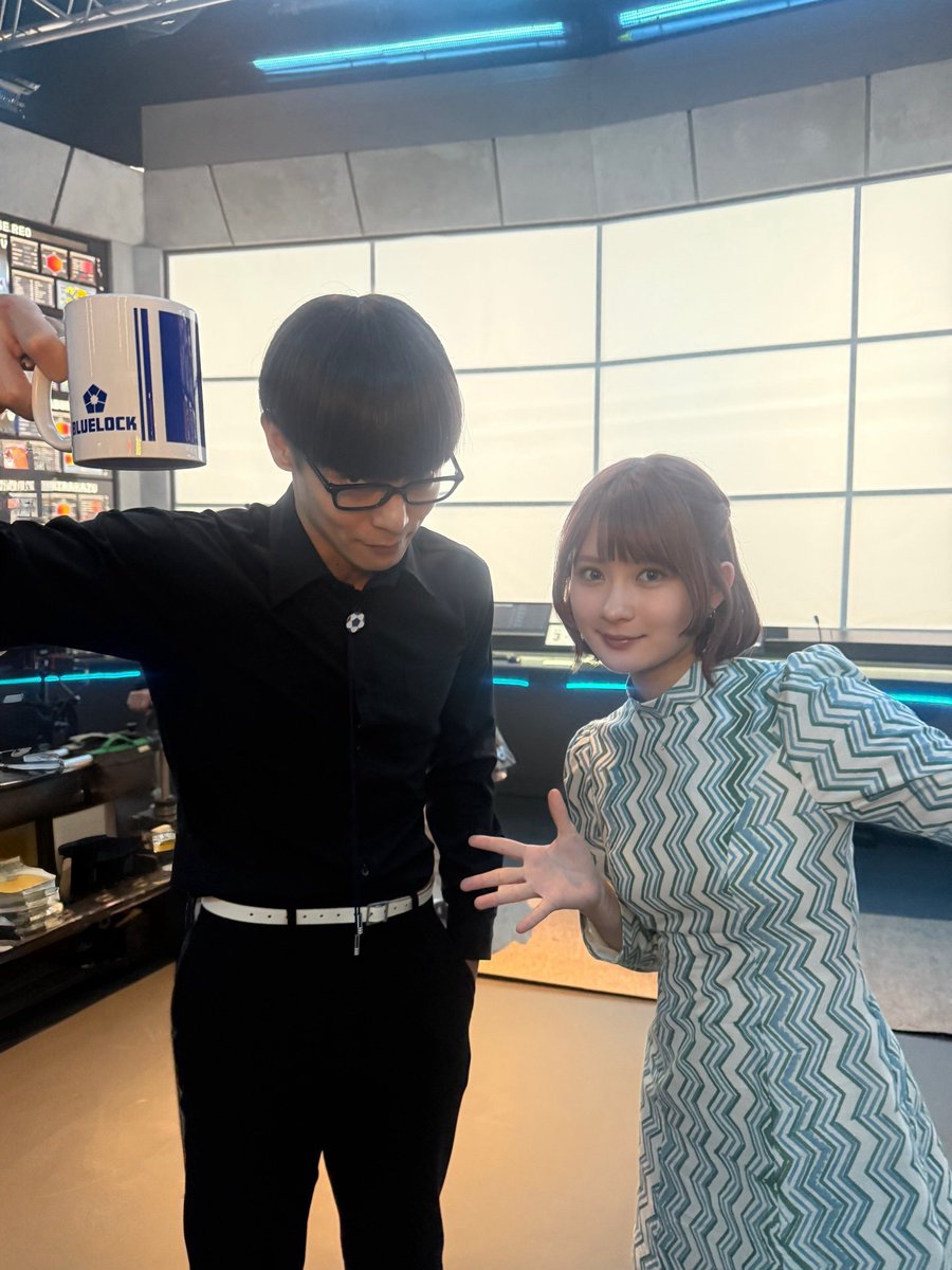 BLUELOCK_MOVIE's tweet photo. ◆ ──  #ブルーロック日誌 ── ◆

本日は
#窪田正孝 さん、 #畑芽育 さんの
オフショットを公開📸

ブルーロックプロジェクトを推進する
絵心とアンリの関係性にもぜひご注目ください👀

映画『#ブルーロック』
大ヒット上映中！
#エゴい https://t.co/pdRaUteH9F