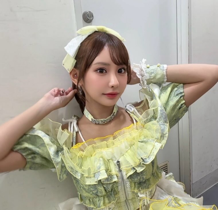 tina_ttt0508's tweet photo. 『キャラフルアイドルフェス』ありがとうございました〜🌟
みんなシルバーウィーク初日からきてくれて嬉しかったよ🐣♡

咲いてなくたっての、おい！おい！のとこでテンション上がって自分の歌割忘れそうになっちゃった🤫
今日はポニテ🫰🏻
 #てぃなにしときな #toitoitoi https://t.co/rqidF8buCp