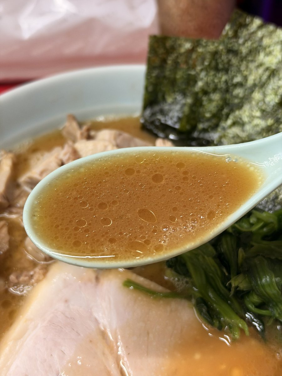 dezenghezhen's tweet photo. 秋葉原 王道家じゃない某家系

普通コールなのに硬めで出てきた時点で絶許
酒井を硬めで食わせてくる奴全員家系辞めてほしい（言い過ぎ
スープは豚骨スープから始めた伝言ゲーム3人目くらいの散らかり具合
100円で頼めるコマチャはお得だと思うけどね
体調悪くて入ったが大人しく王道家行きゃよかった https://t.co/eugTClsxjU