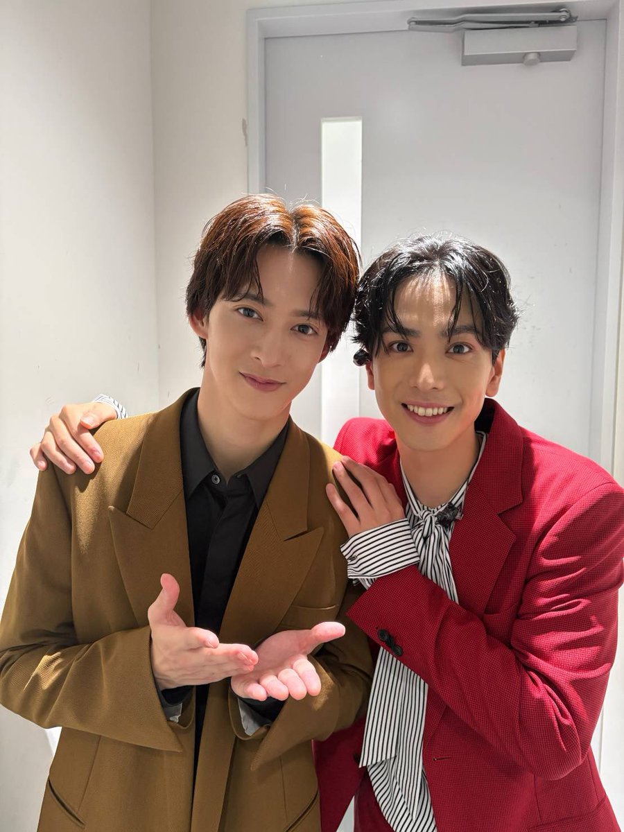 m_kuroba's tweet photo. #マリフェス2026
初日ありがとうございました！
楽しすぎました。。。

そして
ゆうたくん、あさひ、せいや遊びに来てくださいました。
ありがとうございました。
本当に皆さんいい人😭

明日もよろしくお願い致します！ https://t.co/agoepsNoAh