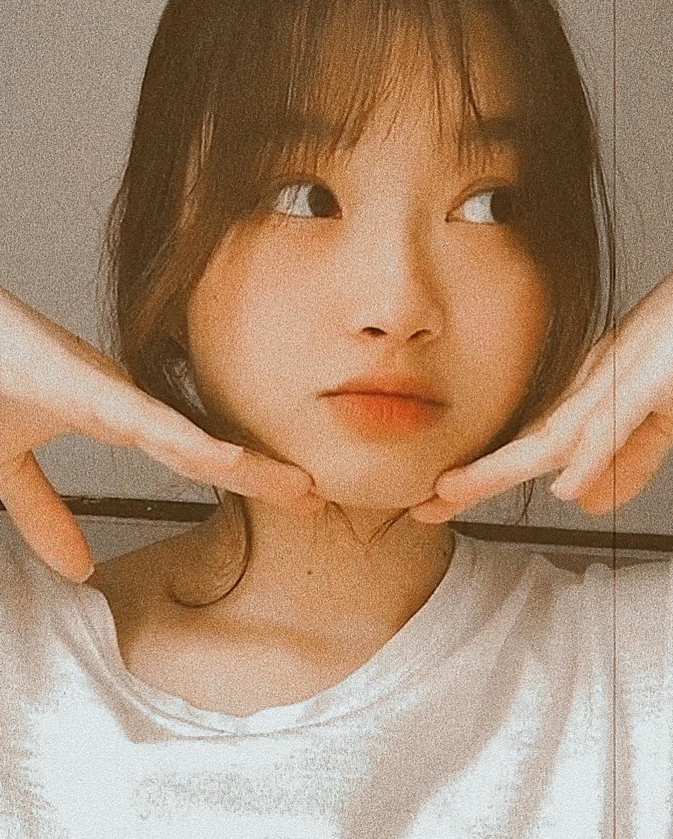 Beatrizolimpio3's tweet photo. Hey there! 🌞 Just wanted to say, the world is a better place with you in it—go shine today! 🌟
vnzuE https://t.co/JnjJ7kj0QL