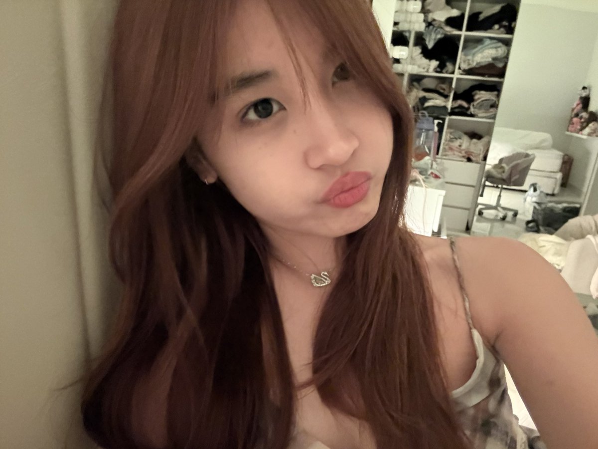 fale_rin's tweet photo. anyone rapihin lemari i dong🥰 https://t.co/FpUzuSfLGn