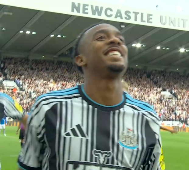 futbolarena's tweet photo. 3' Newcastle 1-0 Hull City (Joe Willock) https://t.co/Cx7T4jx7cz