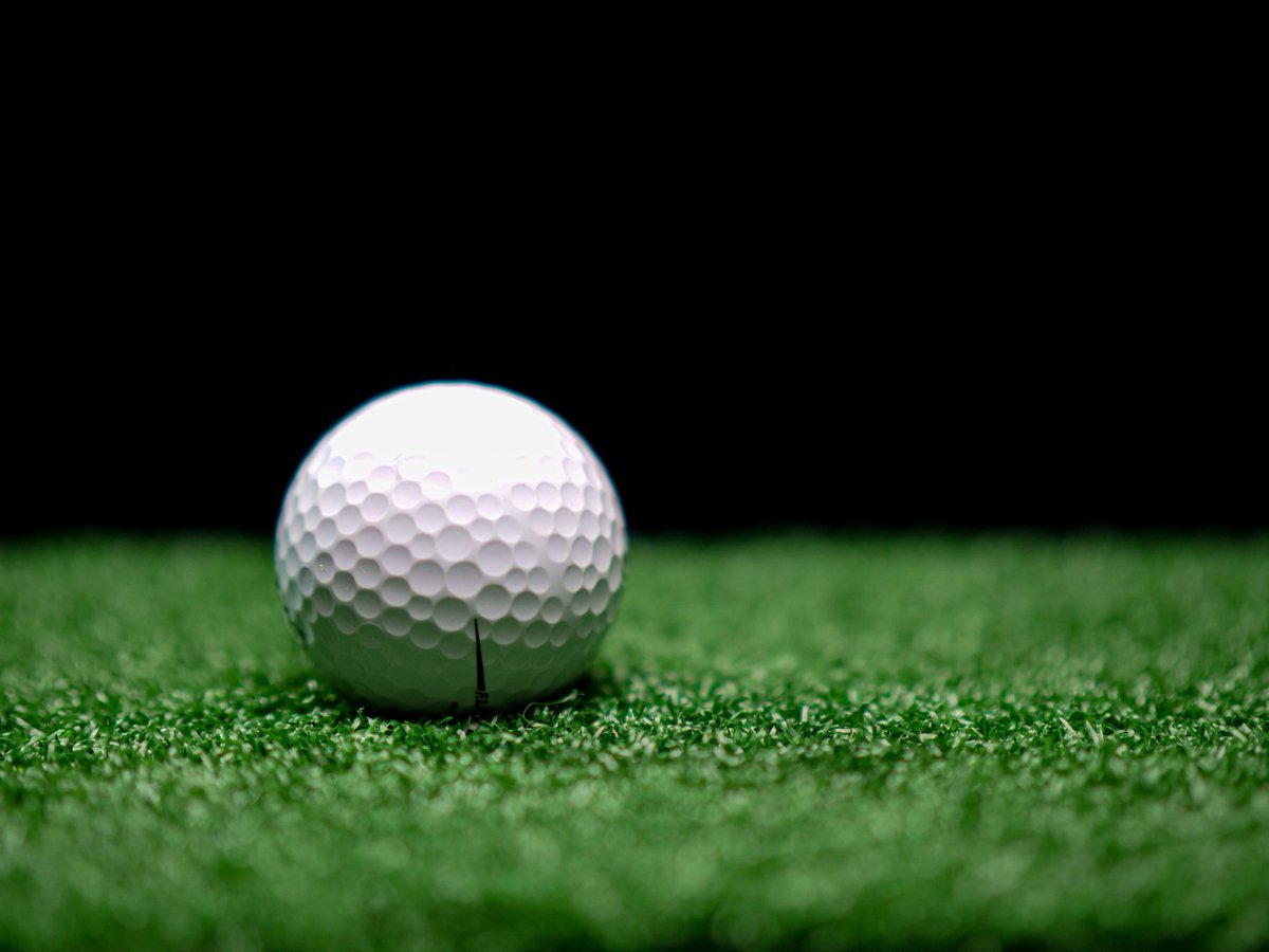 wtaglxjghqo76s's tweet photo. A lengthy audit ended, then I played golf at the midtown venue by the painted plaza. Under still breeze, presentation overload gave way to patient energy and renewed reset. #GolfForFun #ActiveLeisure https://t.co/ssxdefSMWK
