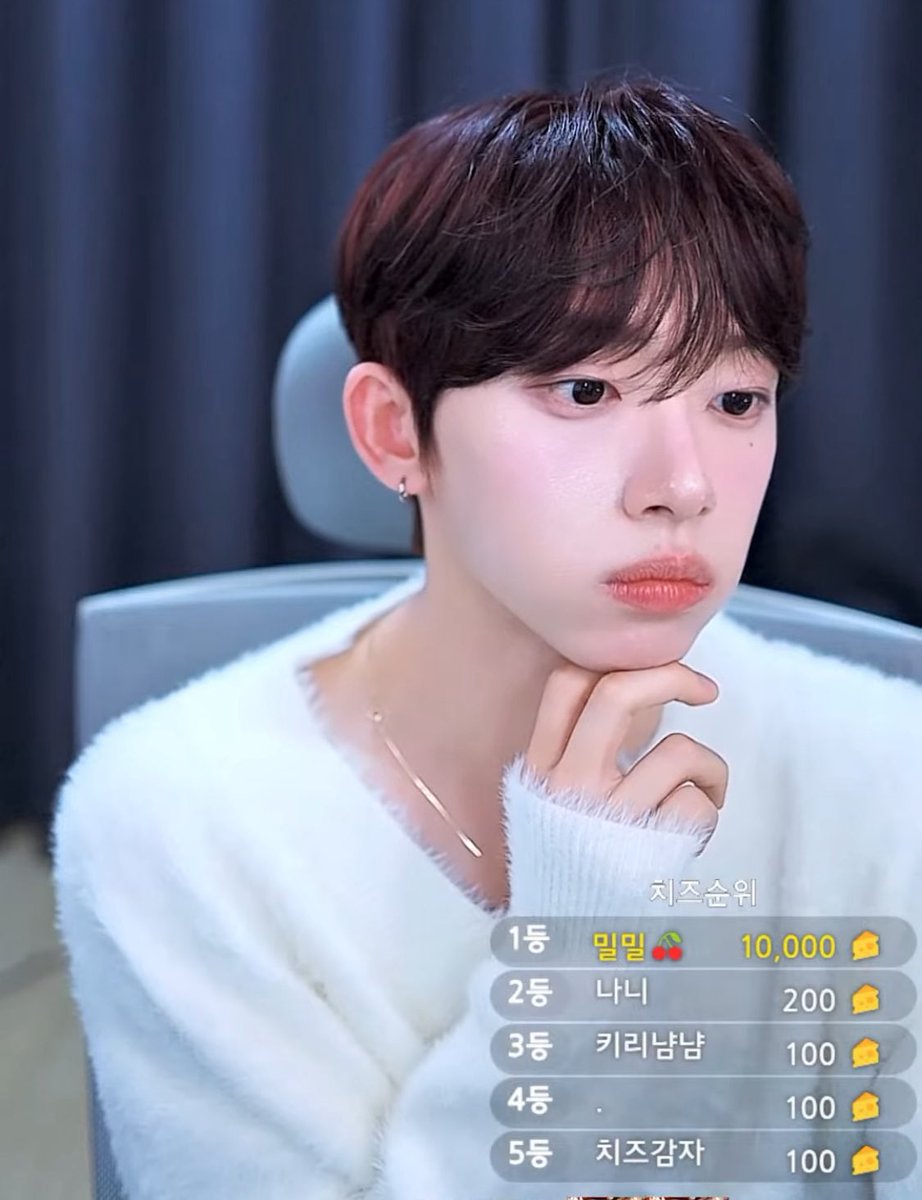 shlrkshrdmsduwk's tweet photo. 오늘 이 옷이었으면 진짜 울매나 천사같앗을지 감도안와.. https://t.co/Ga9MwhvgaM