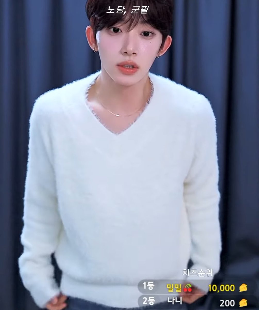 shlrkshrdmsduwk's tweet photo. 오늘 이 옷이었으면 진짜 울매나 천사같앗을지 감도안와.. https://t.co/Ga9MwhvgaM