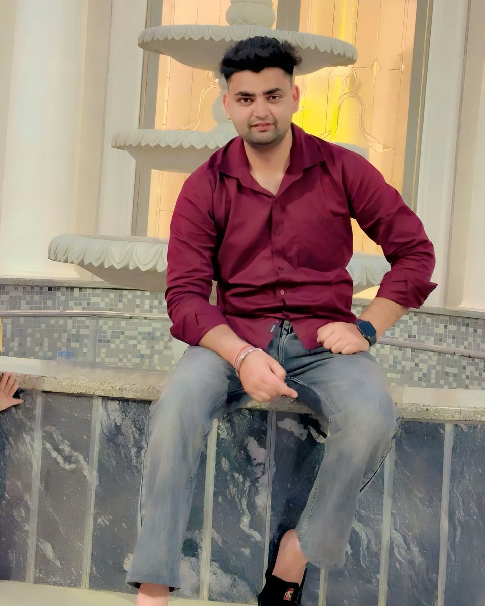 DoriaSugg's tweet photo. Haveli Cop Vikash Gurjar https://t.co/SodYBkczHn